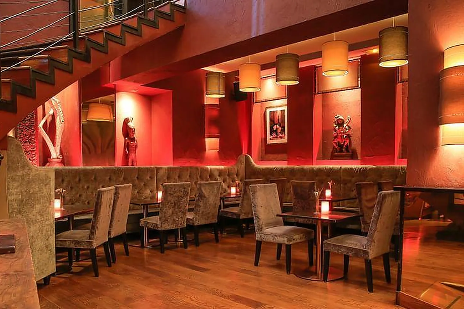 Lieux événementiels, BARRAMUNDI