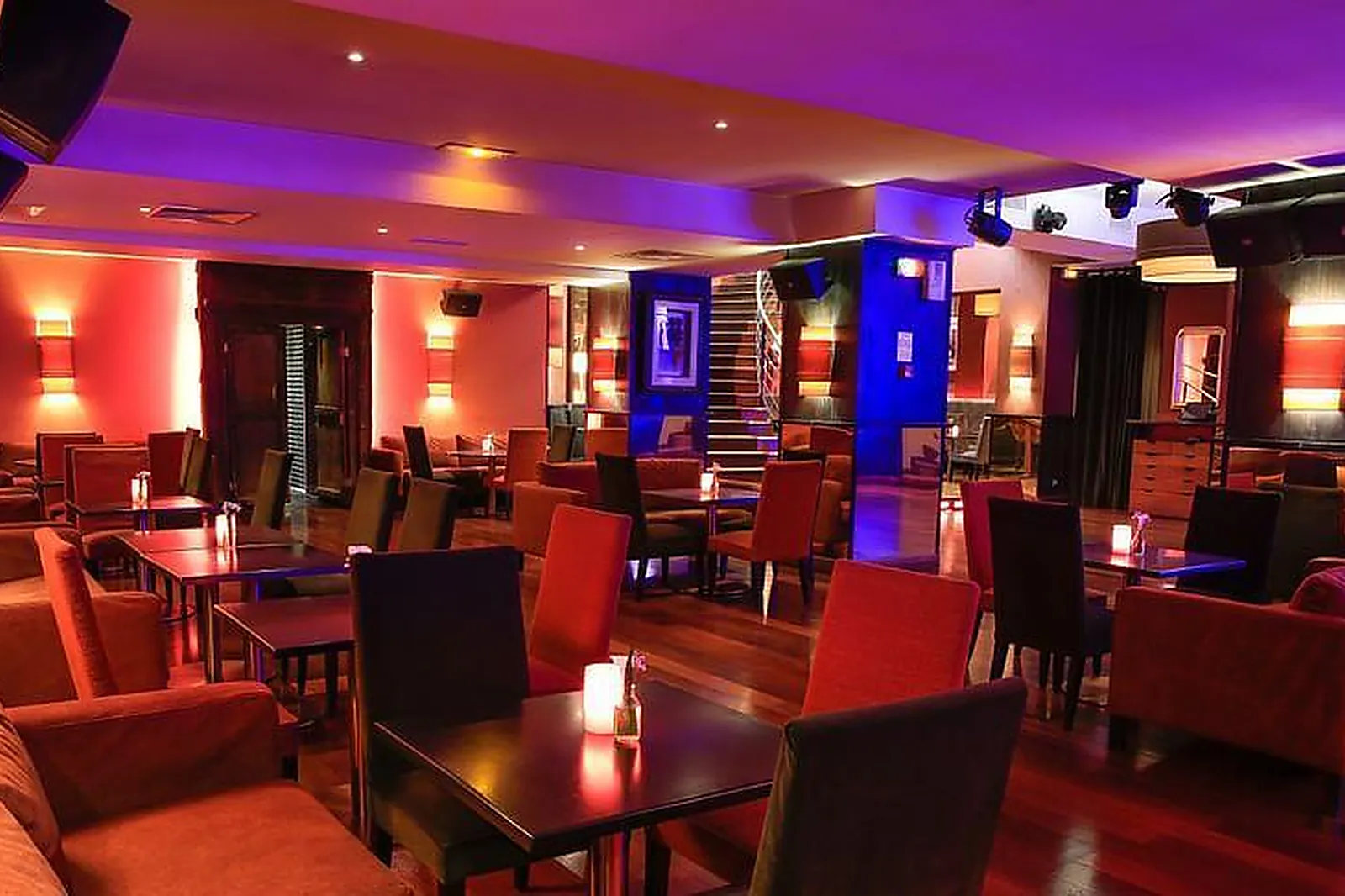 Lieux événementiels, BARRAMUNDI