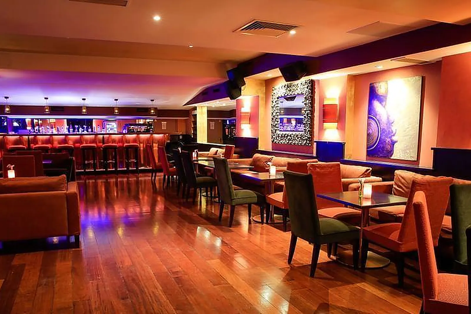 Lieux événementiels, BARRAMUNDI