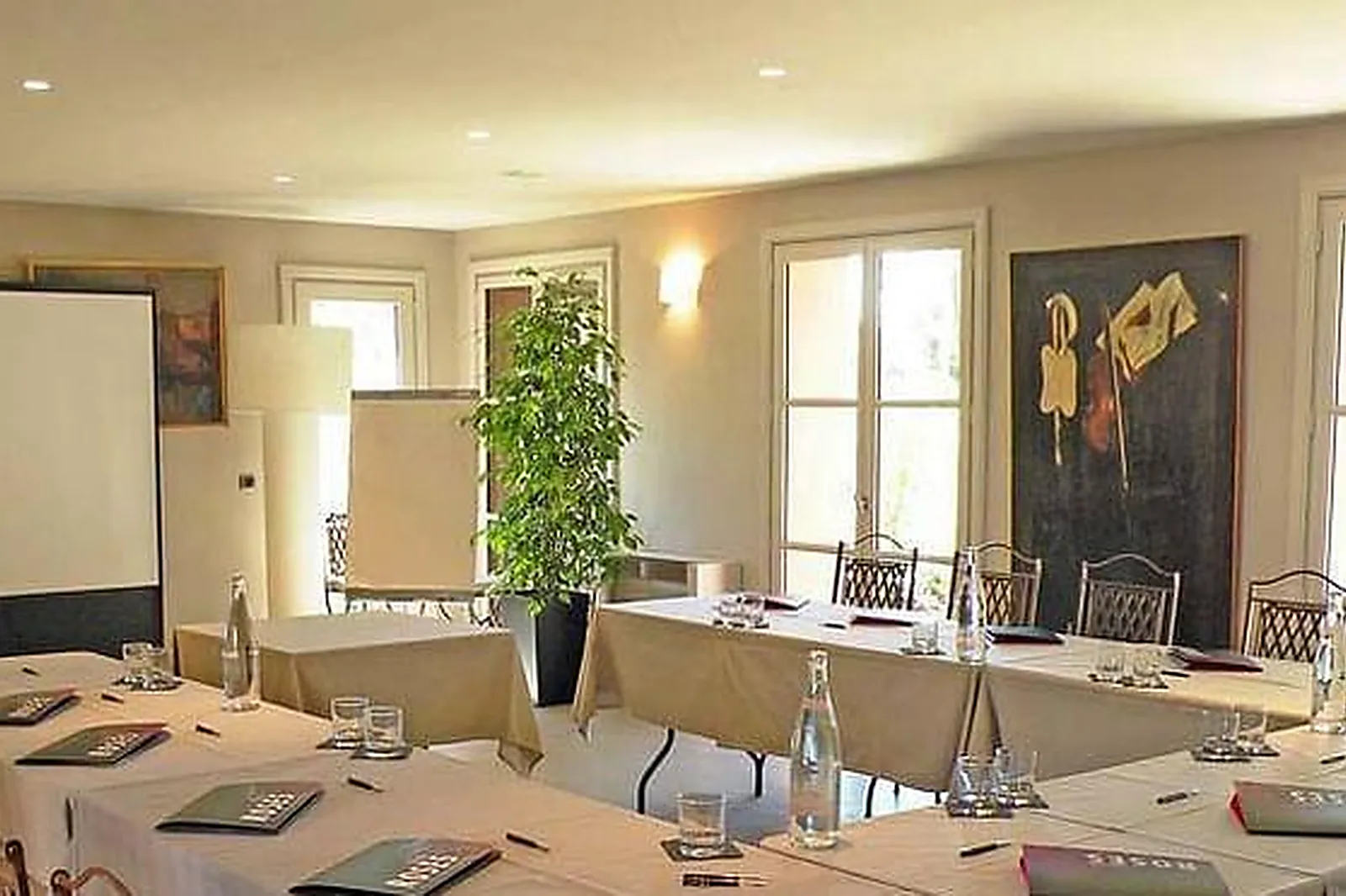 Lieux événementiels, MAISON JULIEN