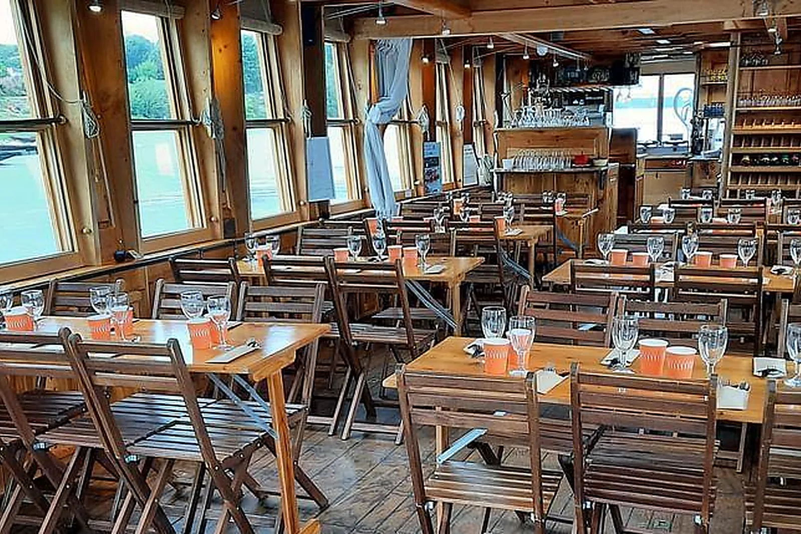 Lieux événementiels, BATEAU AMARANTE