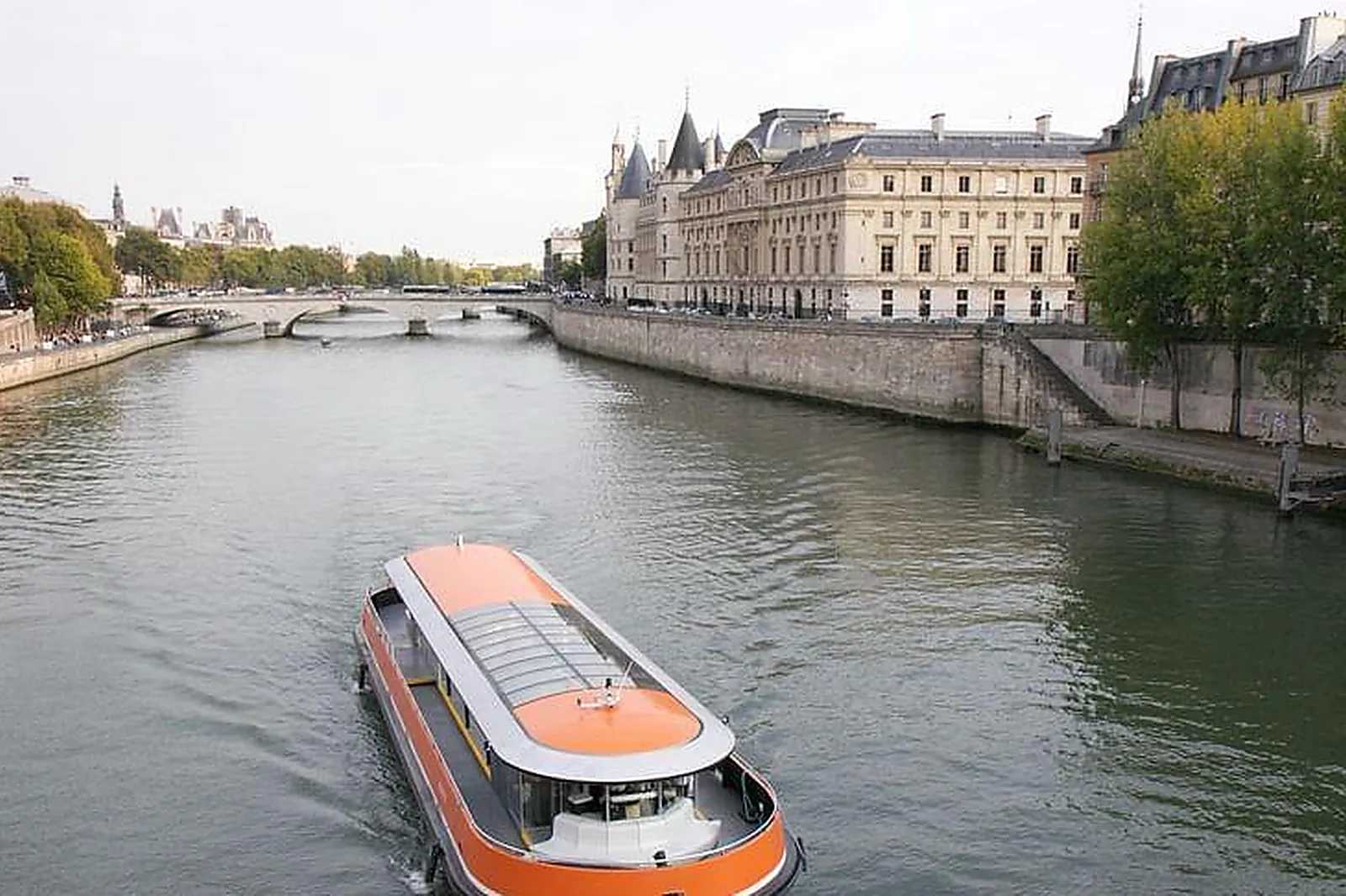 Lieux événementiels, BATEAU L'INSOLITE