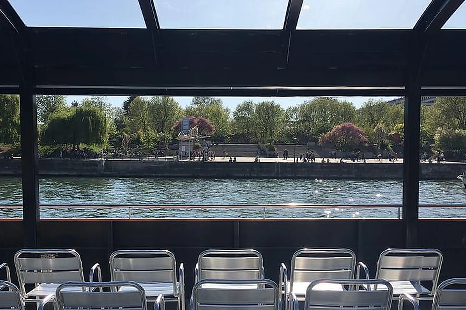 Lieux événementiels, BATEAU L'INSOLITE