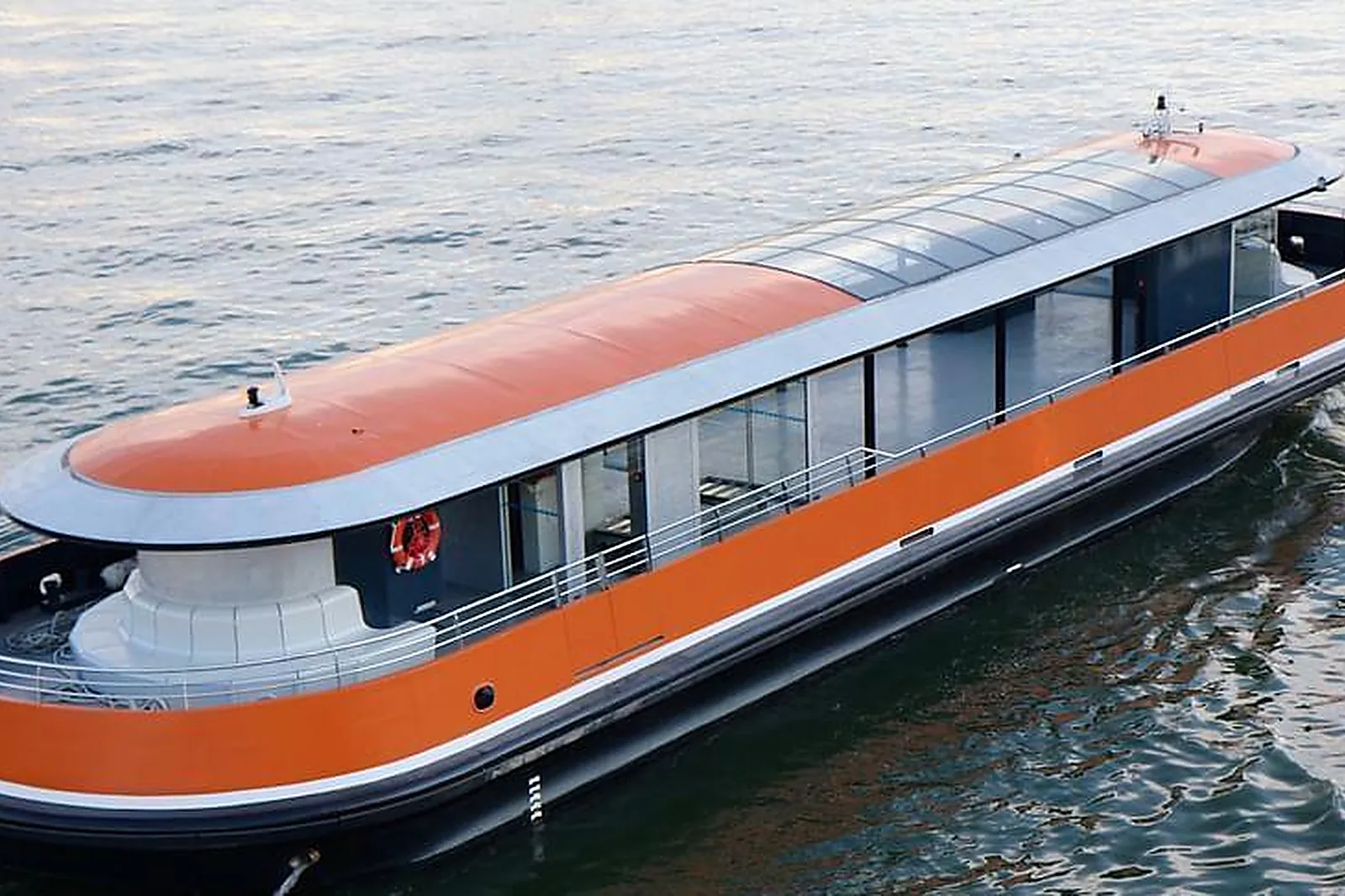 Lieux événementiels, BATEAU L'INSOLITE