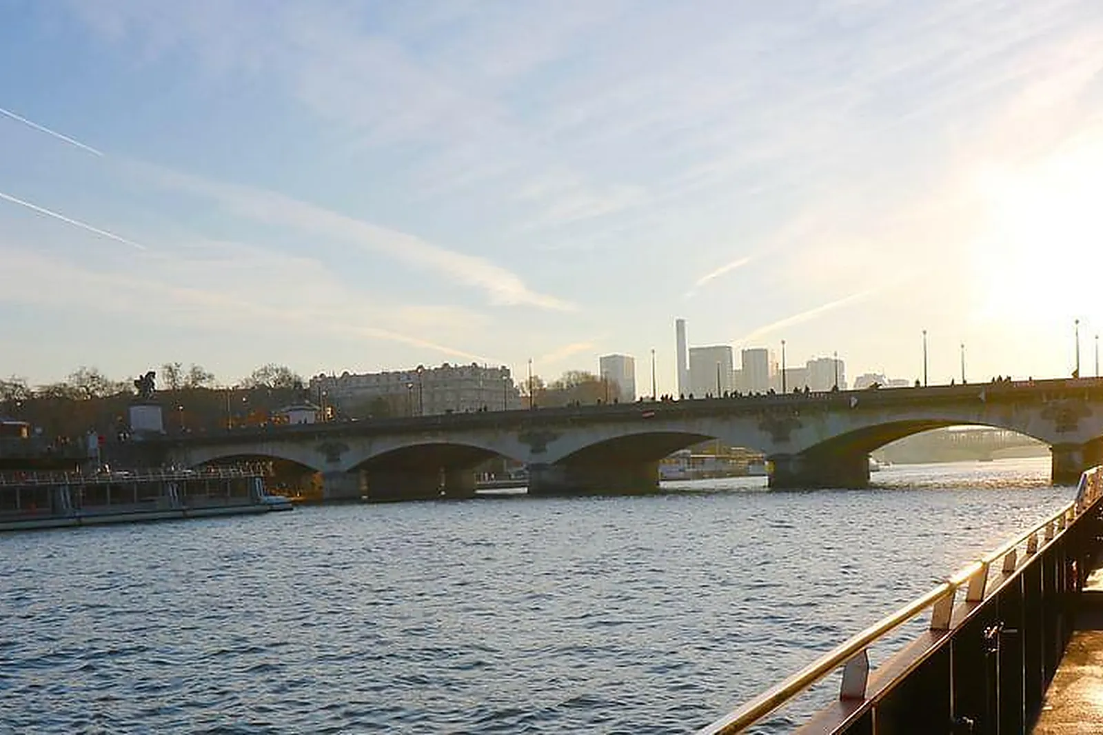 Lieux événementiels, BATEAU L'INSOLITE