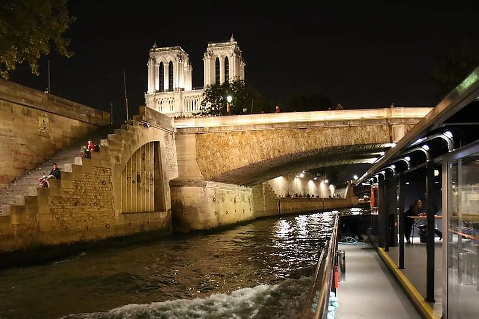 Lieux événementiels, BATEAU L'INSOLITE