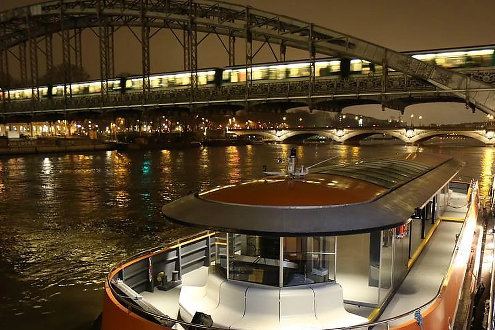 Lieux événementiels, BATEAU L'INSOLITE