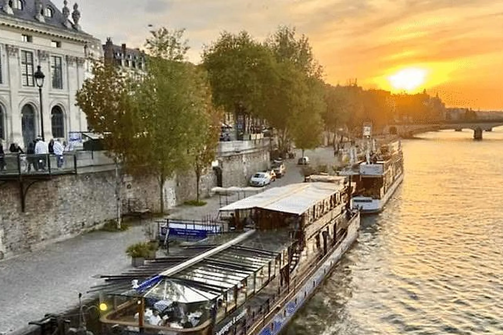 Lieux événementiels, BATEAU LE CALIFE