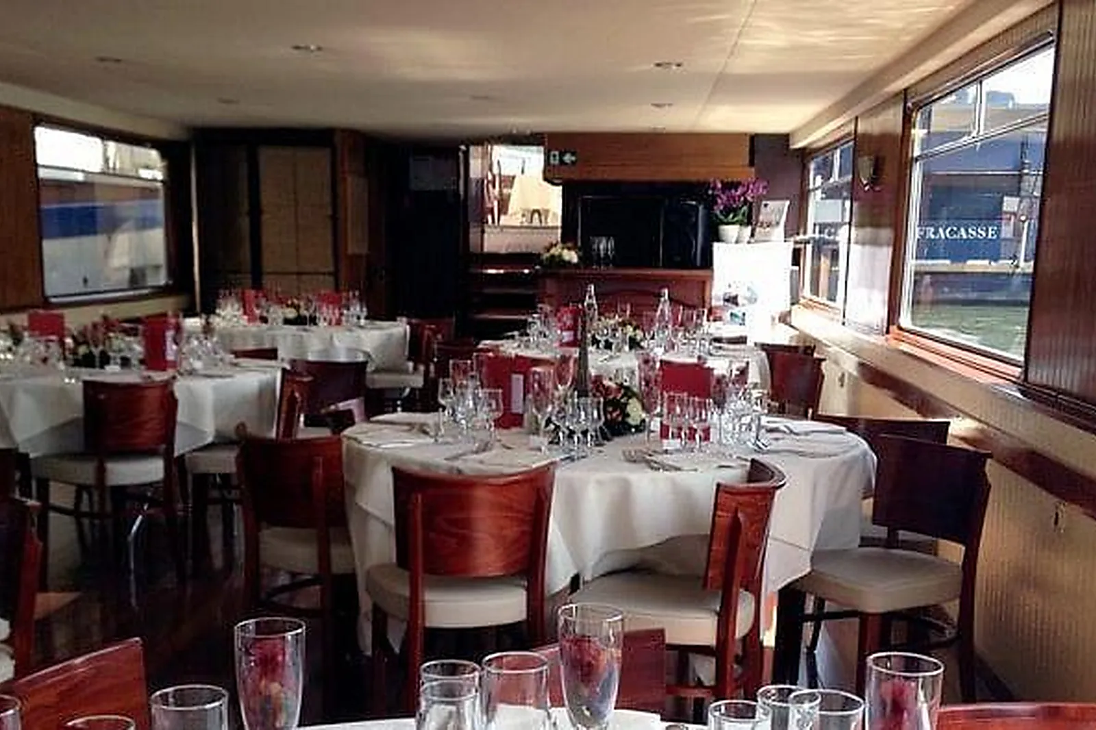 Lieux événementiels, BATEAU LE COCHE D'EAU À QUAI À BOULOGNE