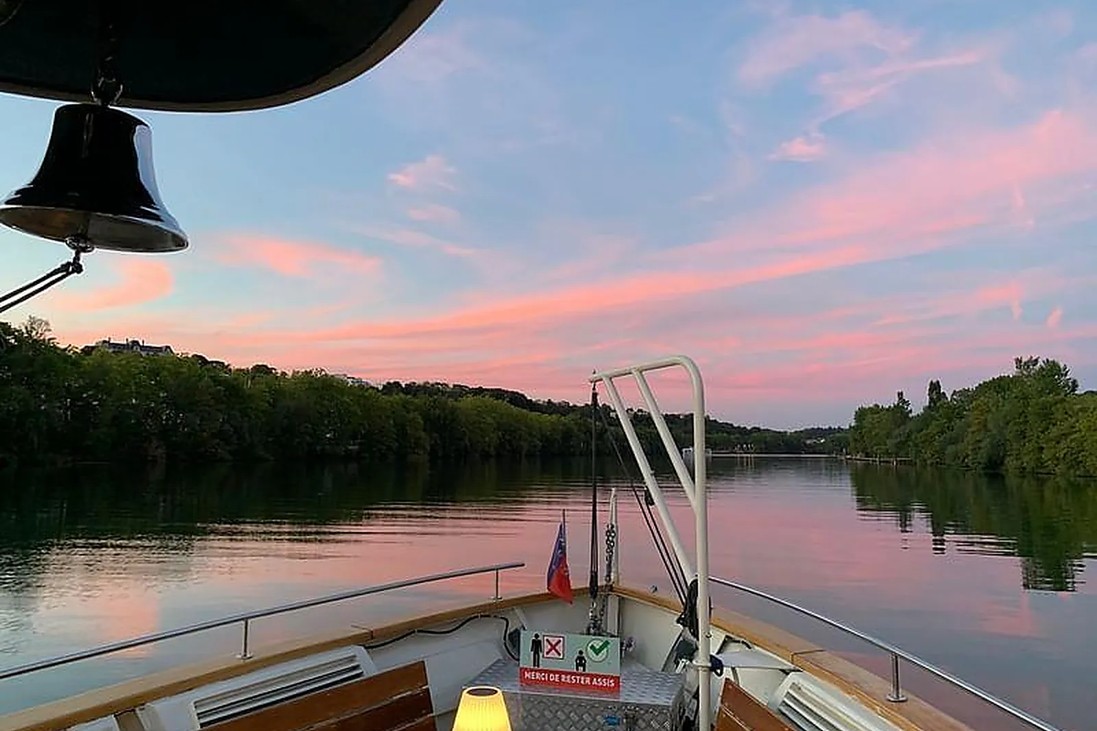 Lieux événementiels, BATEAU LE VAPORETTO
