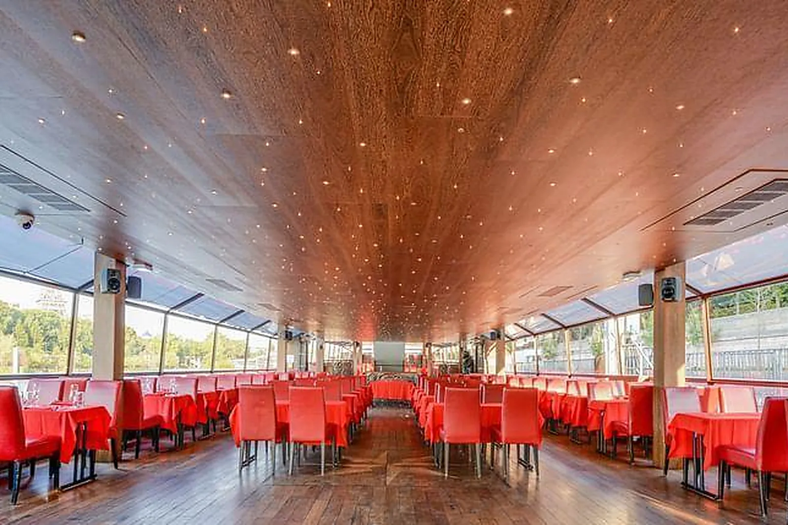 Lieux événementiels, BATEAUX-MOUCHES - LA PATACHE