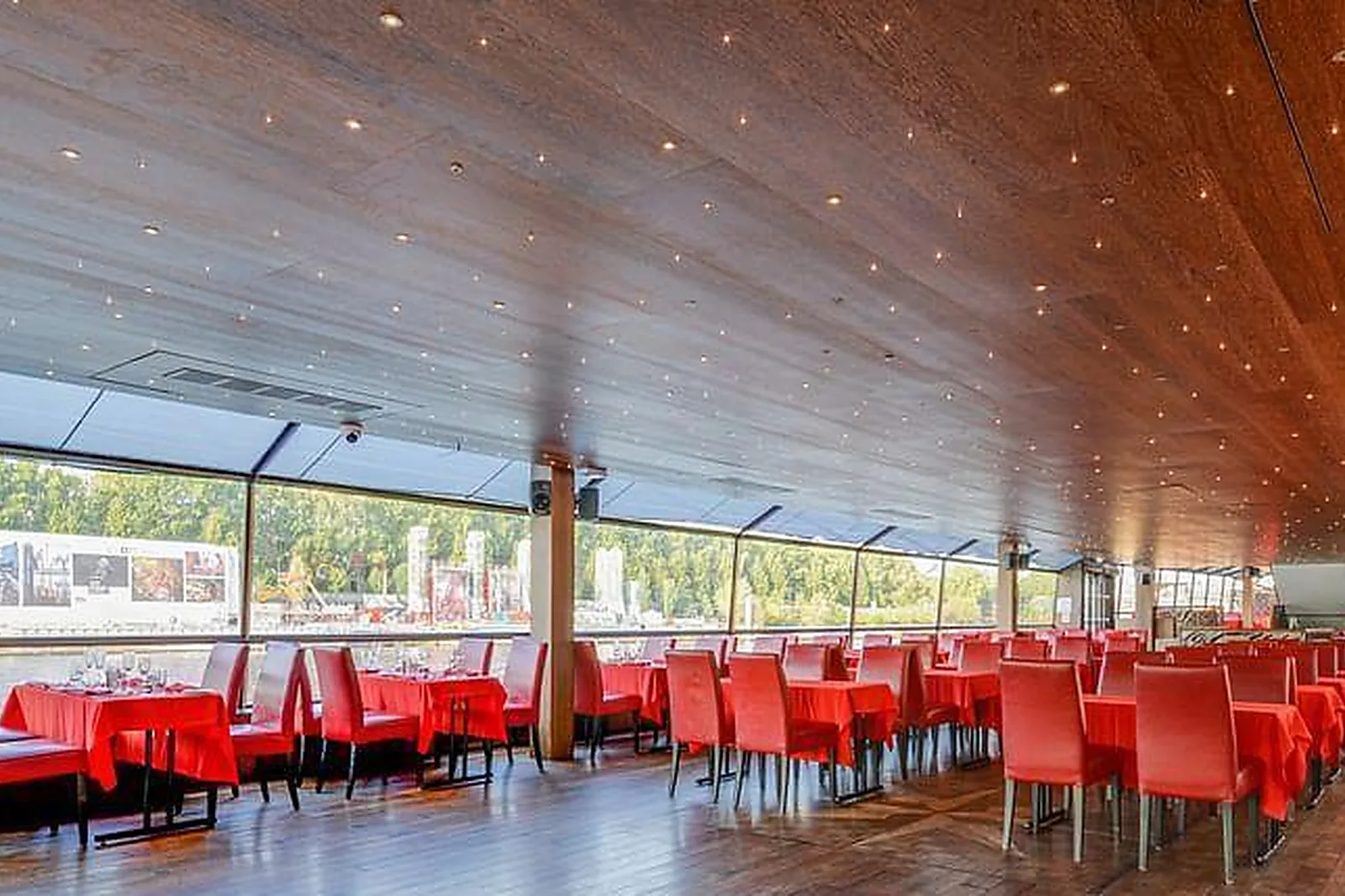 Lieux événementiels, BATEAUX-MOUCHES - LA PATACHE