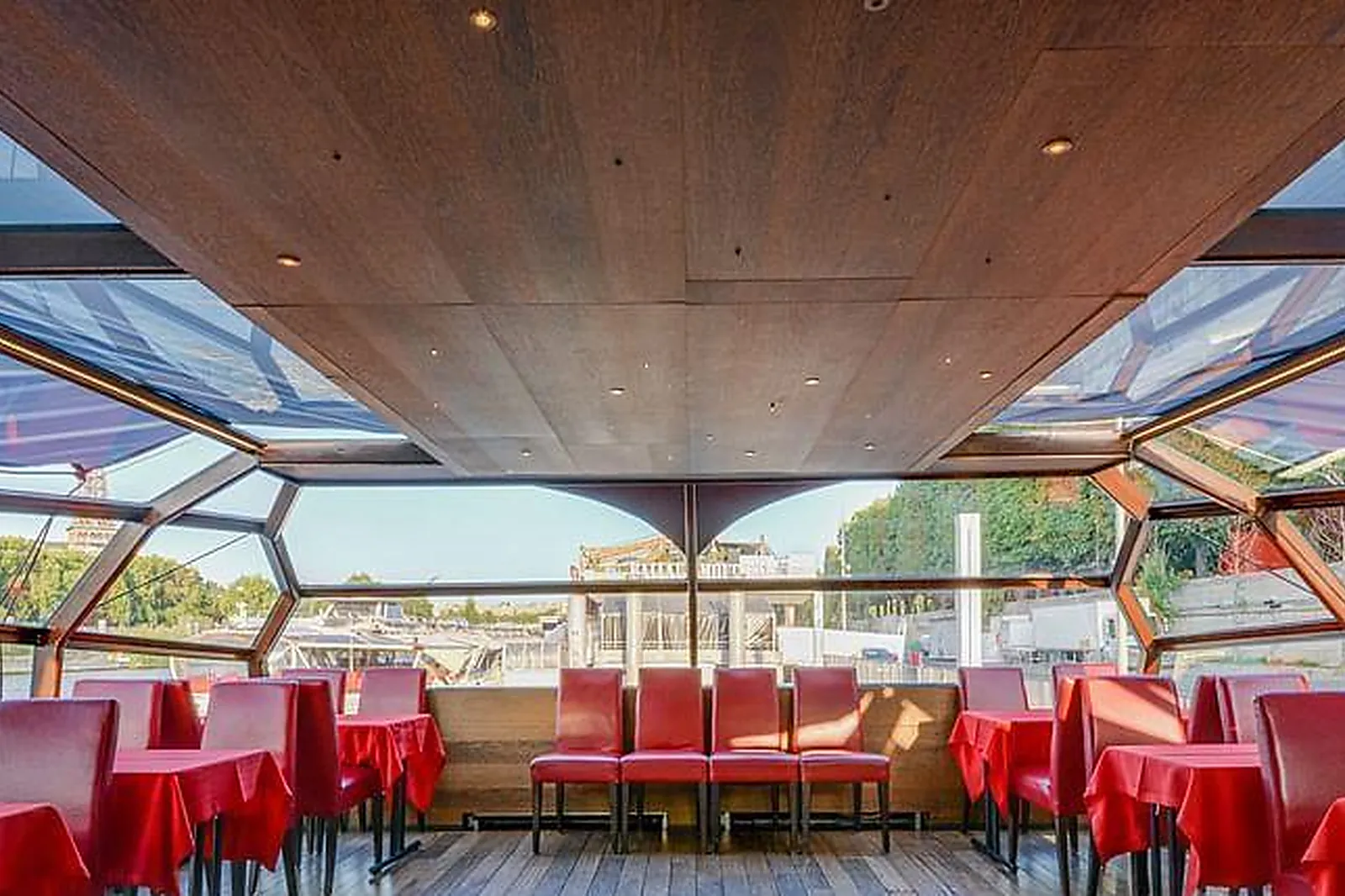 Lieux événementiels, BATEAUX-MOUCHES - LA PATACHE