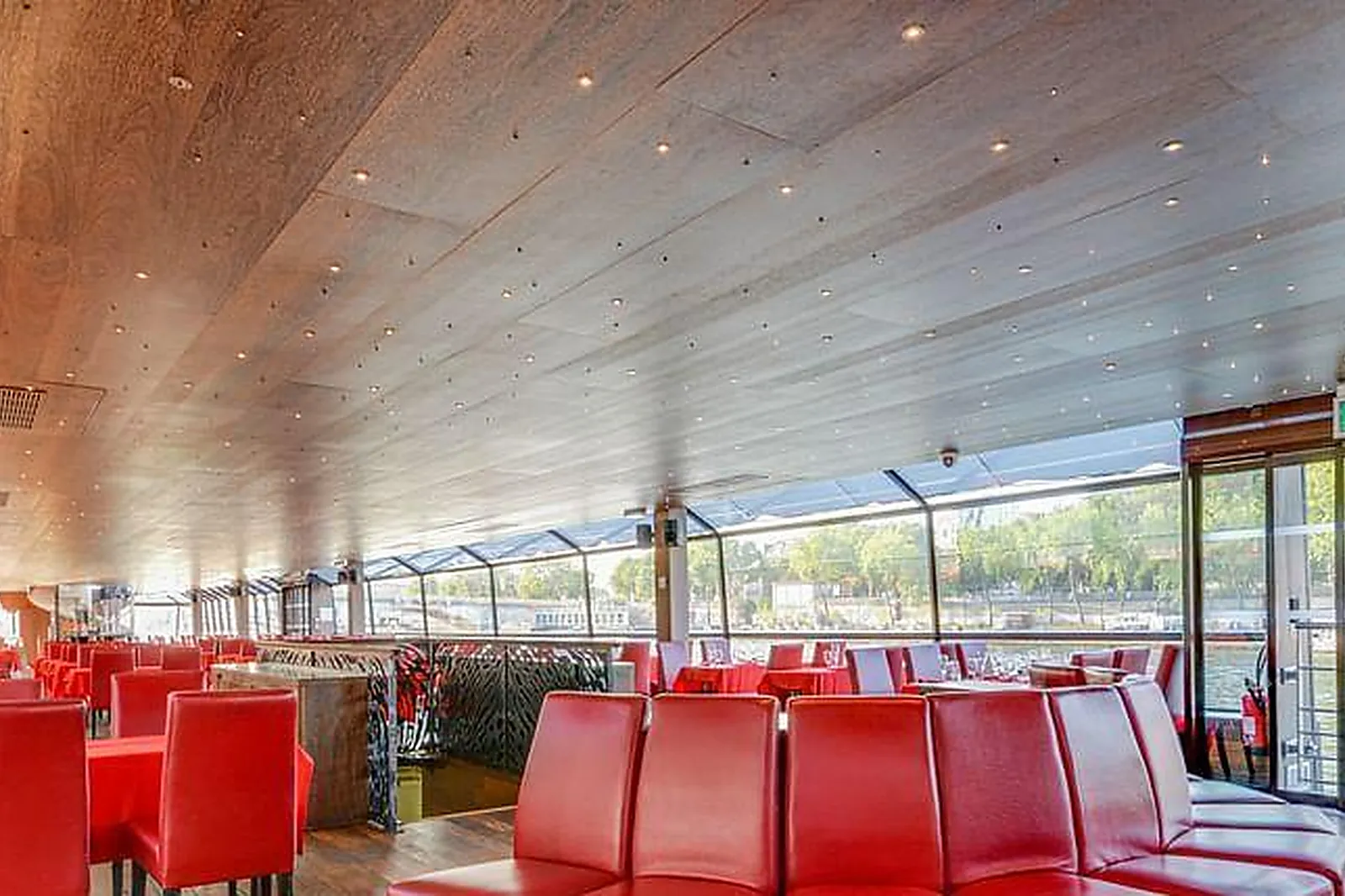 Lieux événementiels, BATEAUX-MOUCHES - LA PATACHE