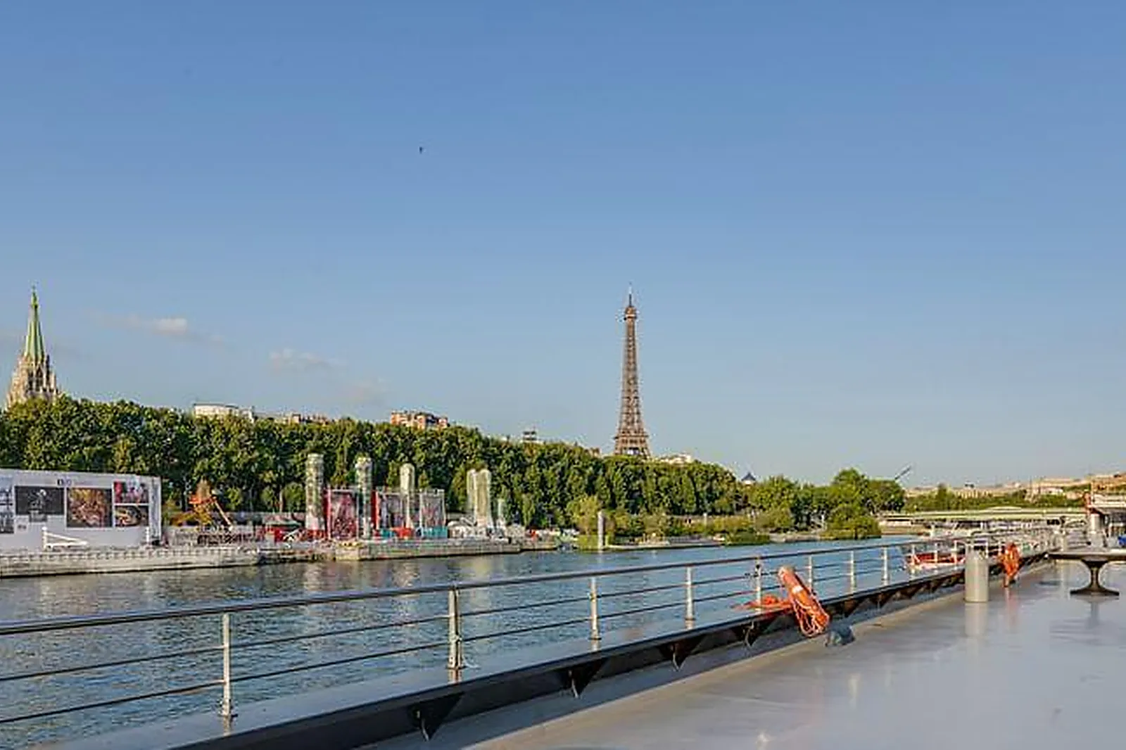 Lieux événementiels, BATEAUX-MOUCHES - LA PATACHE