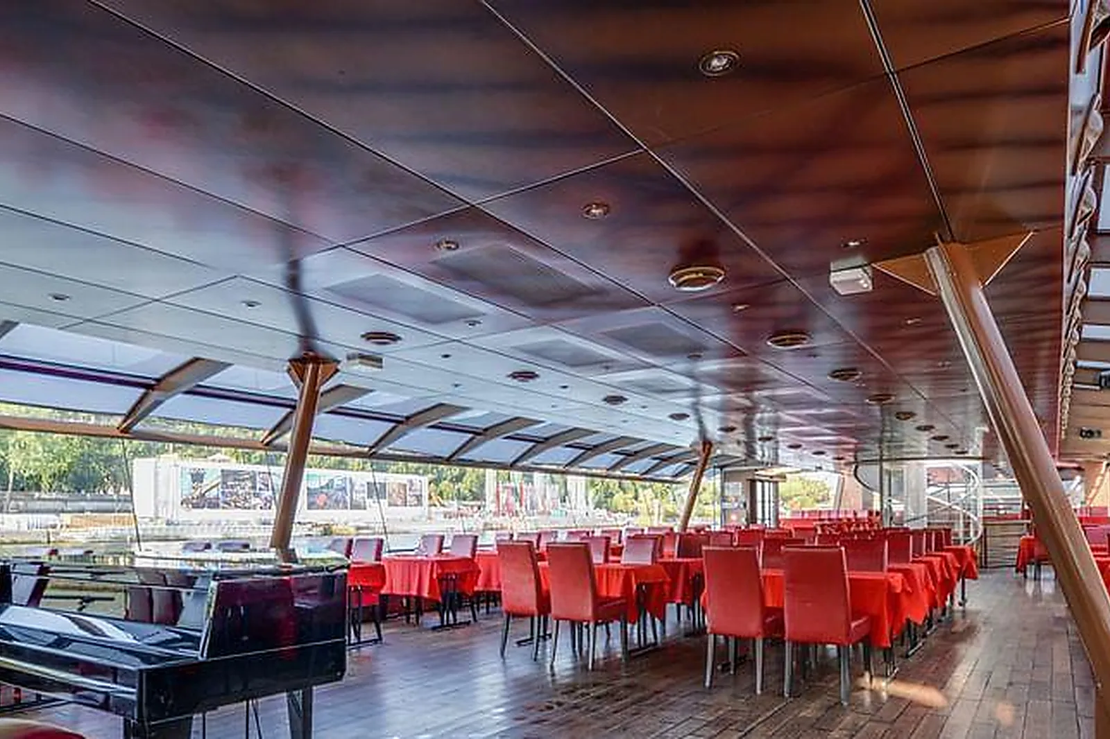 Lieux événementiels, BATEAUX-MOUCHES - LE JEAN BRUEL