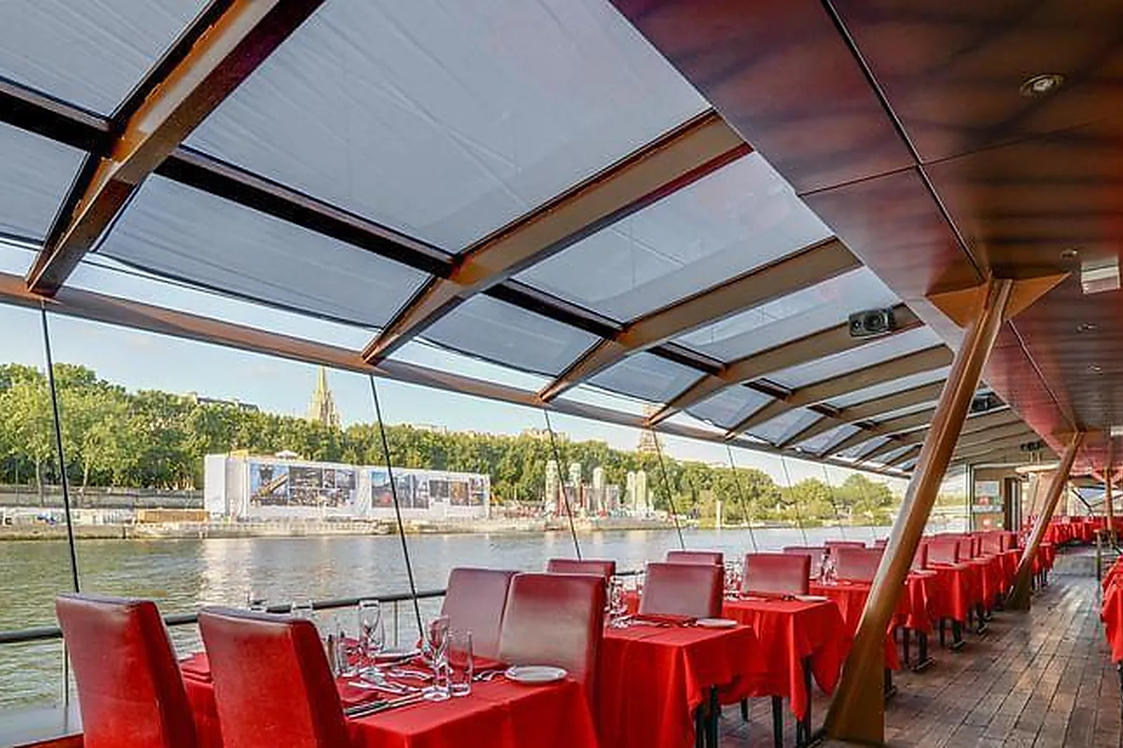 Lieux événementiels, BATEAUX-MOUCHES - LE JEAN BRUEL