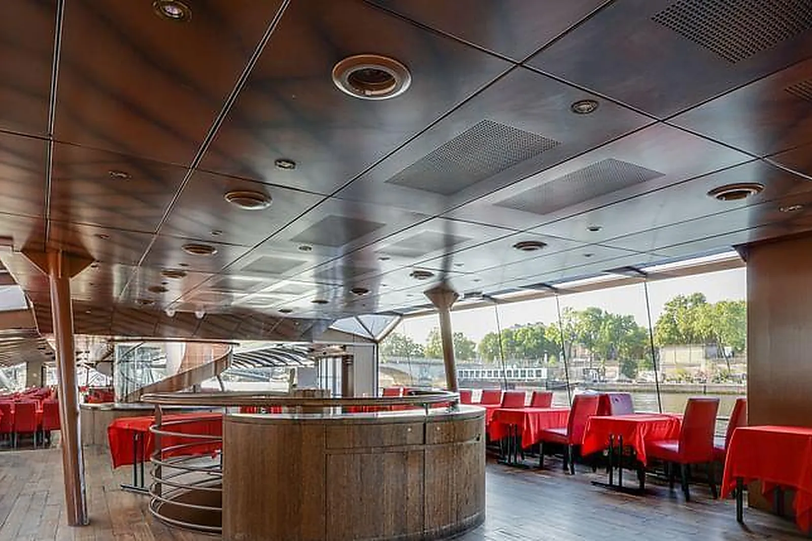 Lieux événementiels, BATEAUX-MOUCHES - LE JEAN BRUEL