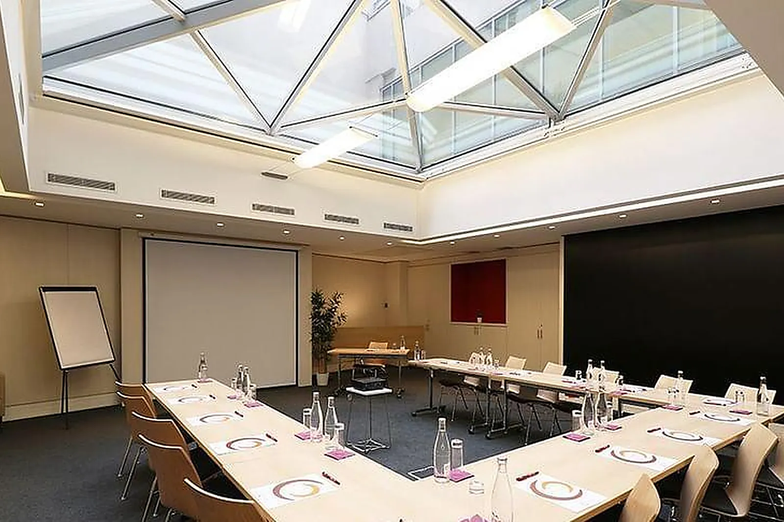 Lieux événementiels, BAYA AXESS WAGRAM