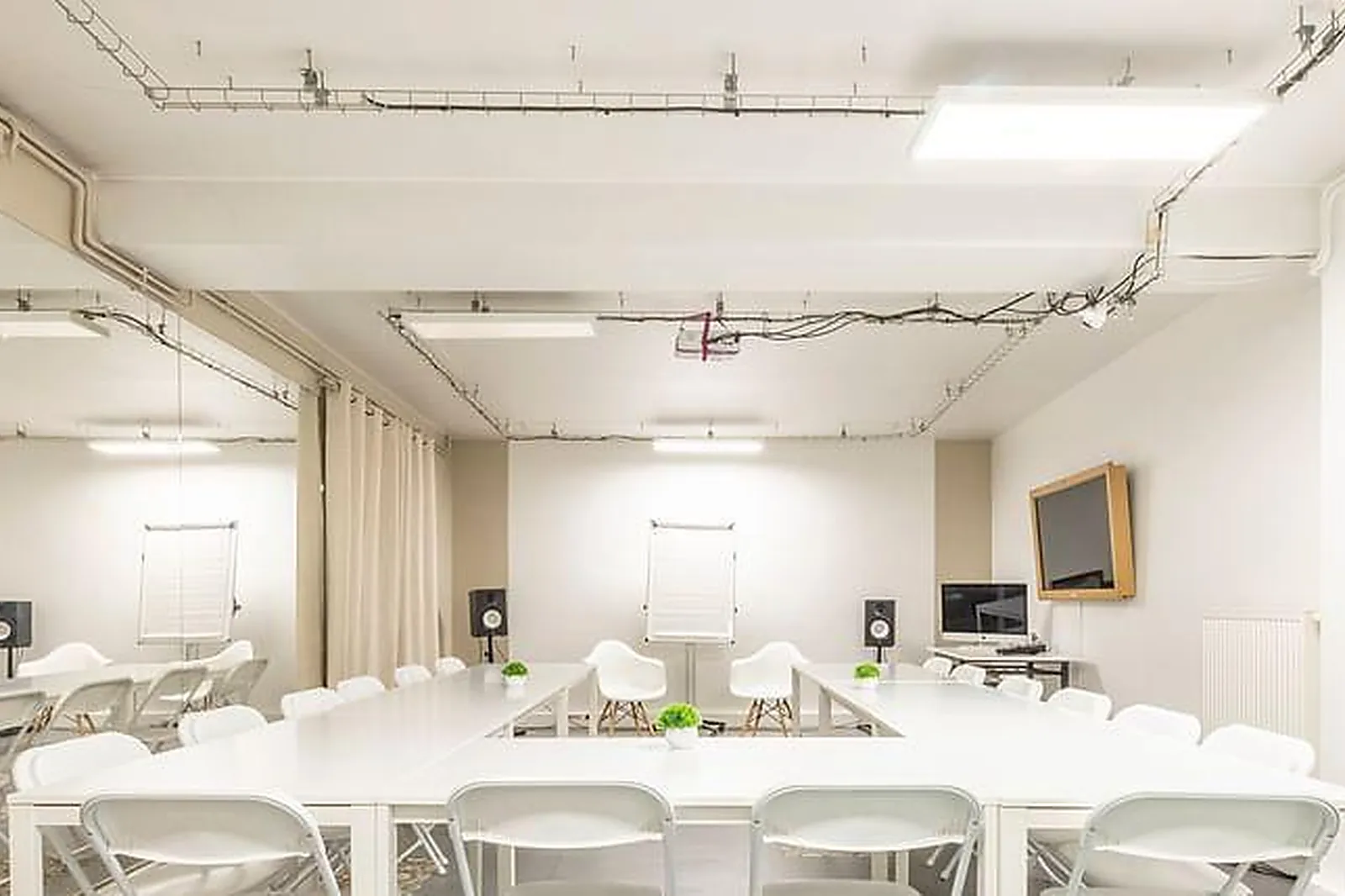 Lieux événementiels, BE COWORKING - LA JONQUIÈRE