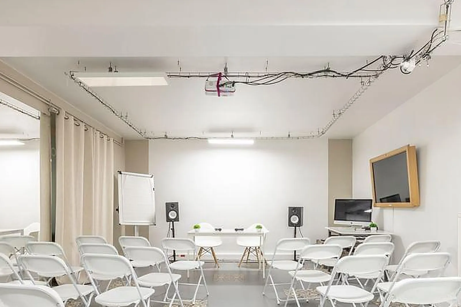 Lieux événementiels, BE COWORKING - LA JONQUIÈRE