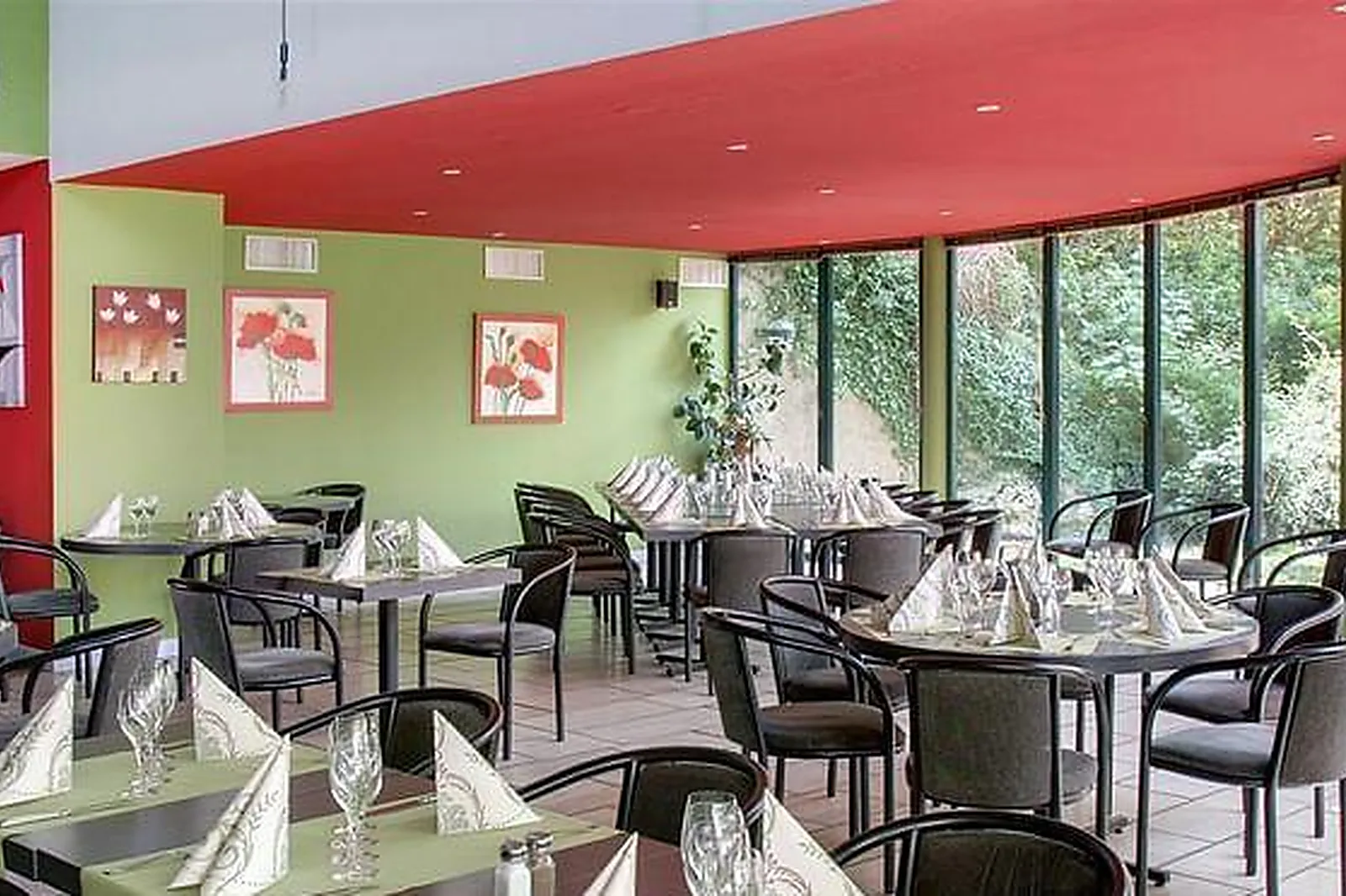 Lieux événementiels, BEST WESTERN GOLF D'ALBON ***