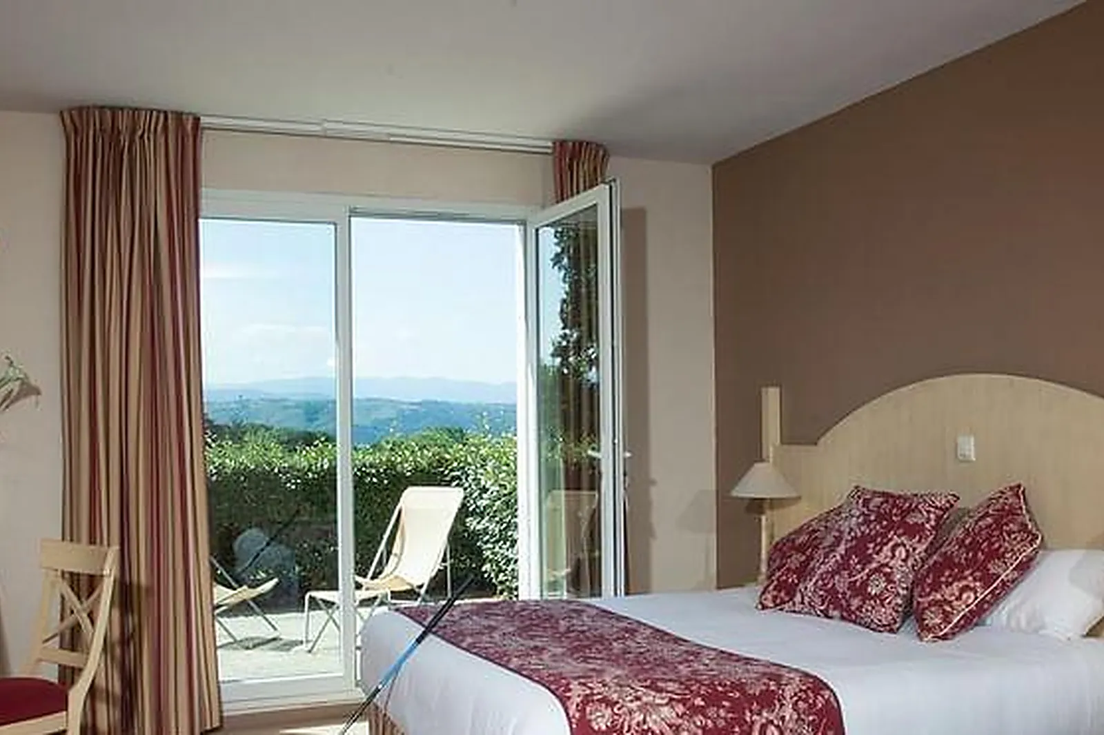 Lieux événementiels, BEST WESTERN GOLF D'ALBON ***