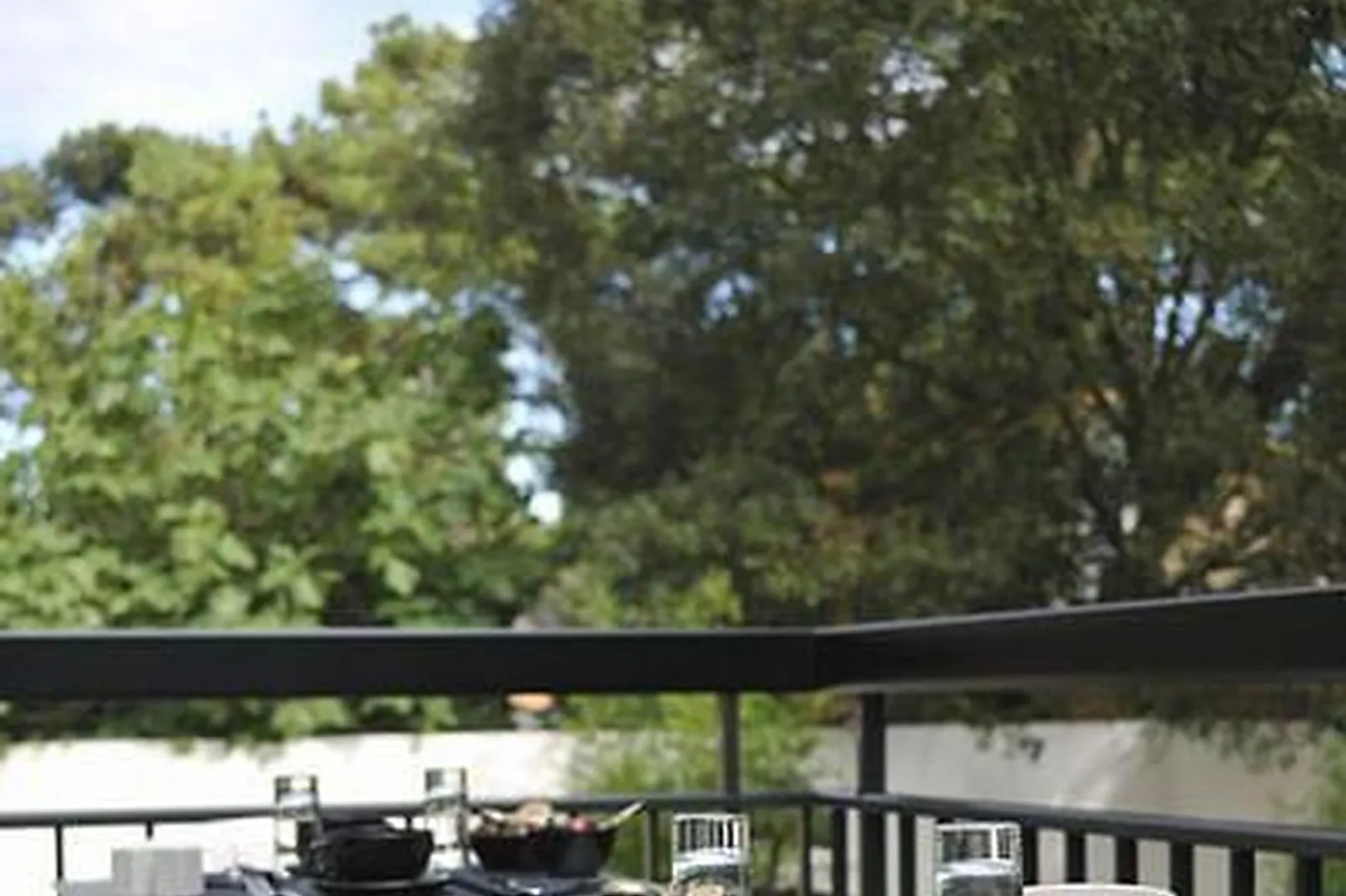 Lieux événementiels, CRAZY VILLAS - CHAMPS CORONS