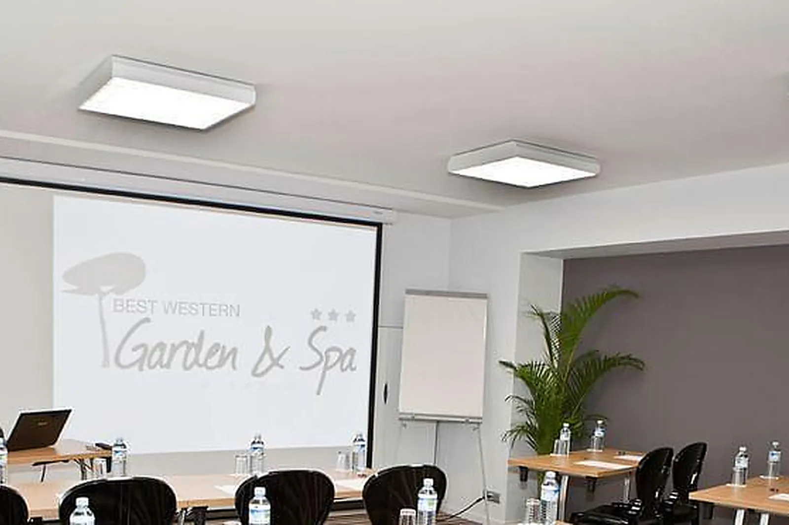 Lieux événementiels, CRAZY VILLAS - CHAMPS CORONS