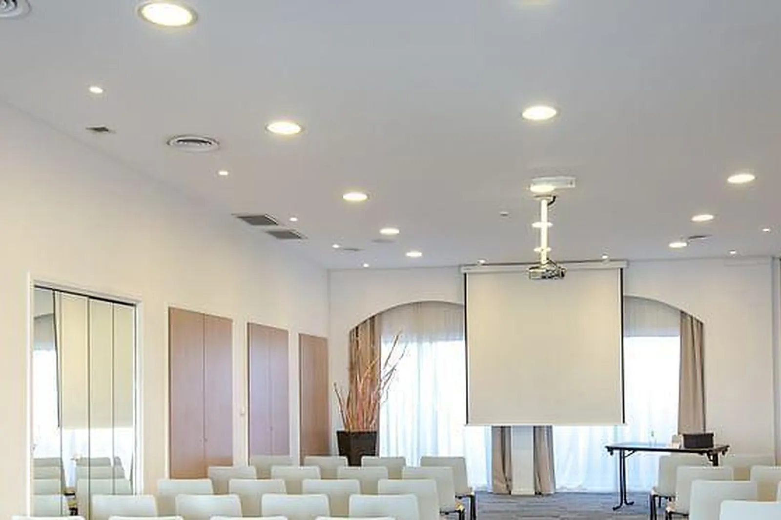 Lieux événementiels, BEST WESTERN HÔTEL LA MARINA ****