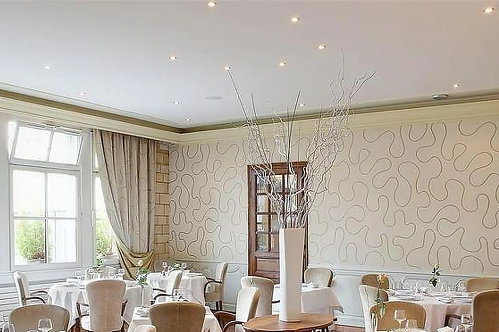 Lieux événementiels, BEST WESTERN HÔTEL LE DAUPHIN LE SPA DU PRIEURE ****