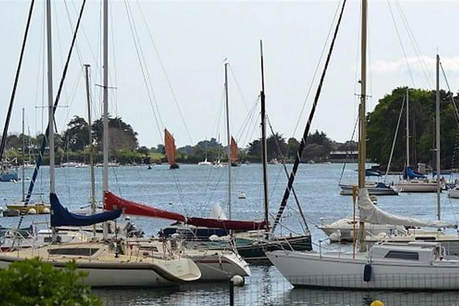 Lieux événementiels, BEST WESTERN HÔTEL LE ROOF ***