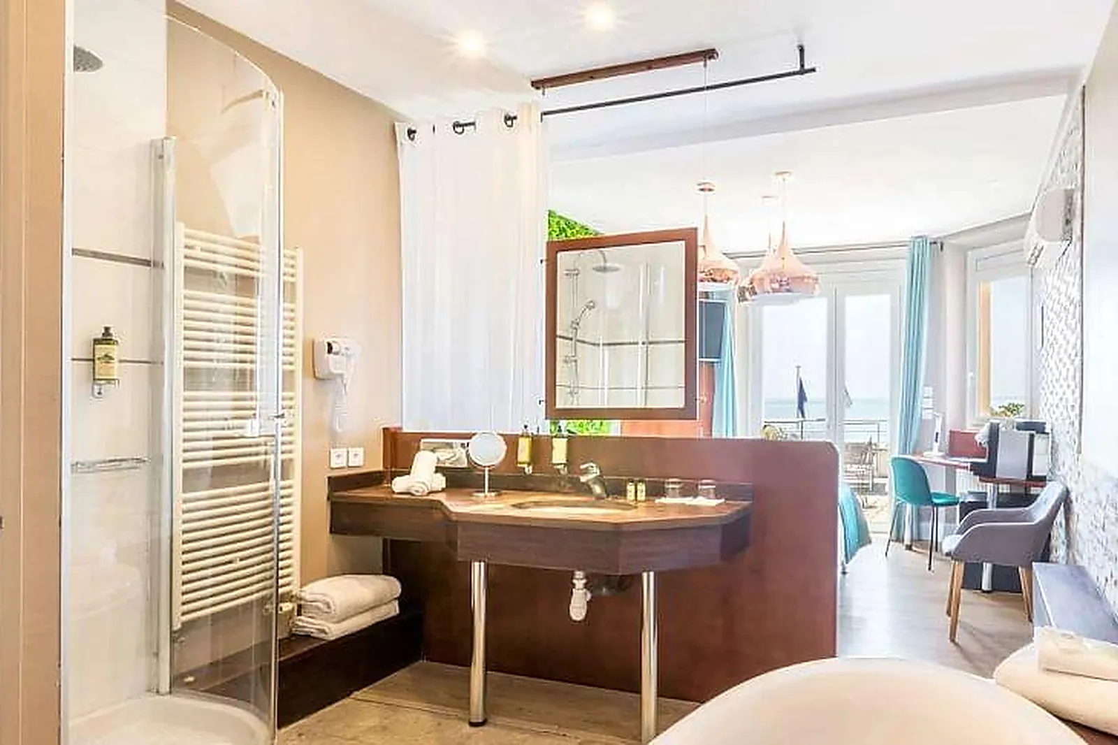 Lieux événementiels, BEST WESTERN LA RADE ***