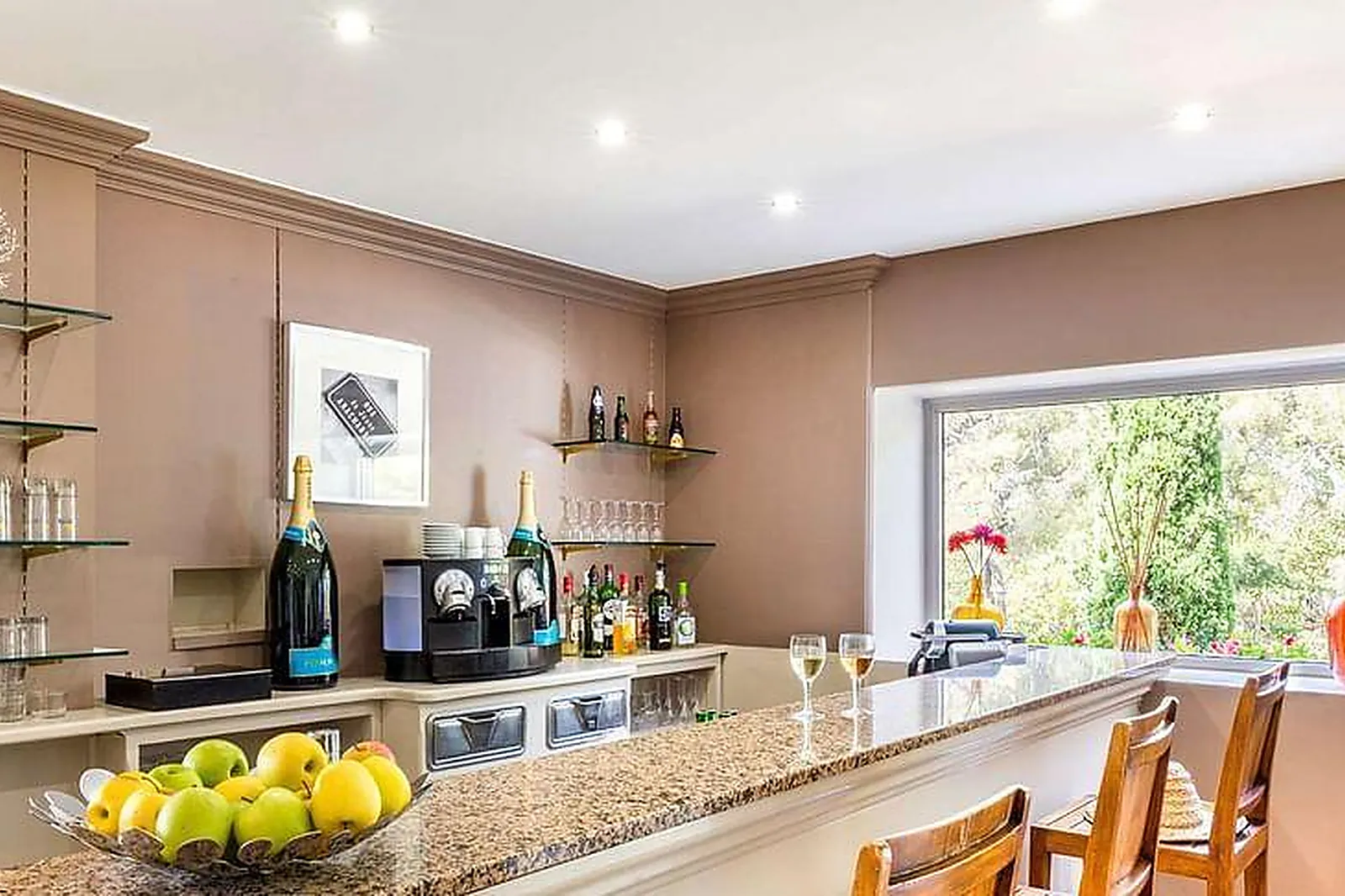 Lieux événementiels, BEST WESTERN LA RADE ***