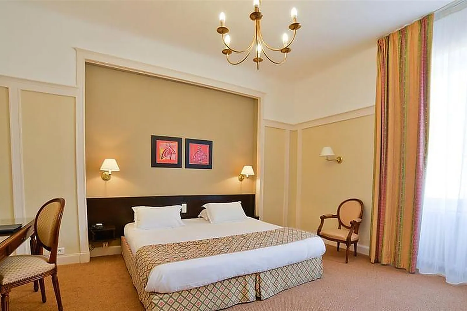 Lieux événementiels, BEST WESTERN LE GRAND HOTEL ****