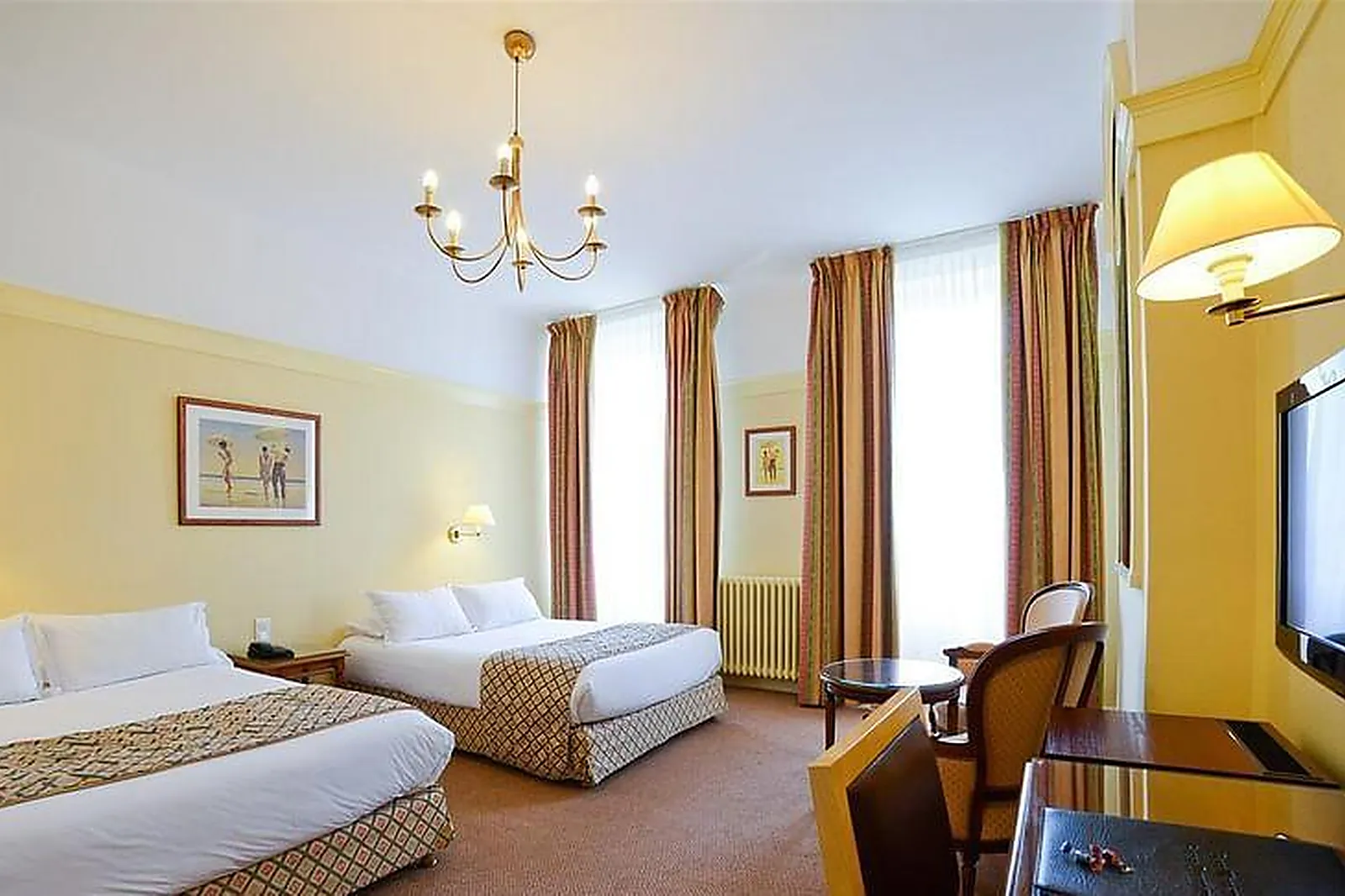 Lieux événementiels, BEST WESTERN LE GRAND HOTEL ****