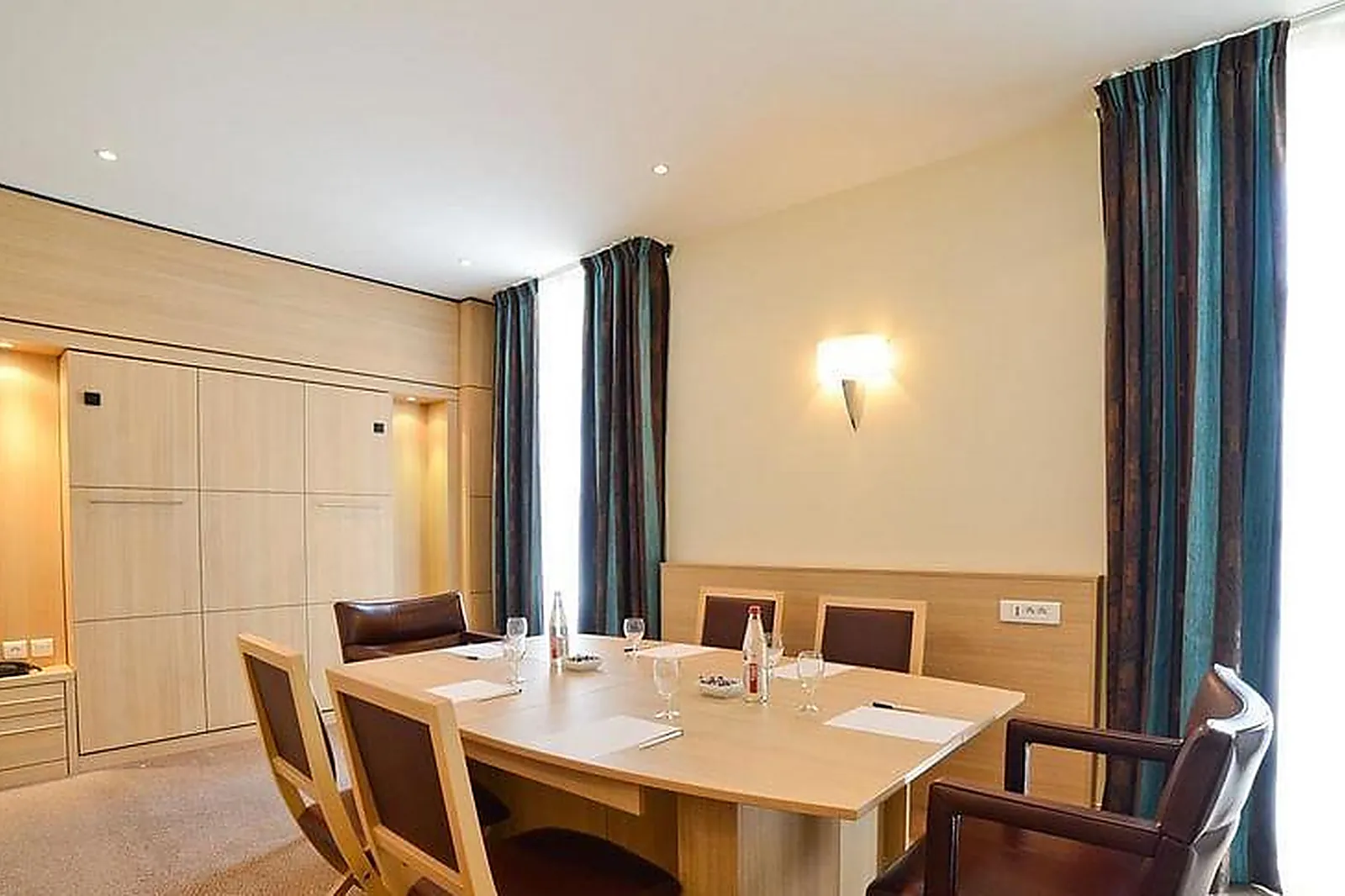 Lieux événementiels, BEST WESTERN LE GRAND HOTEL ****