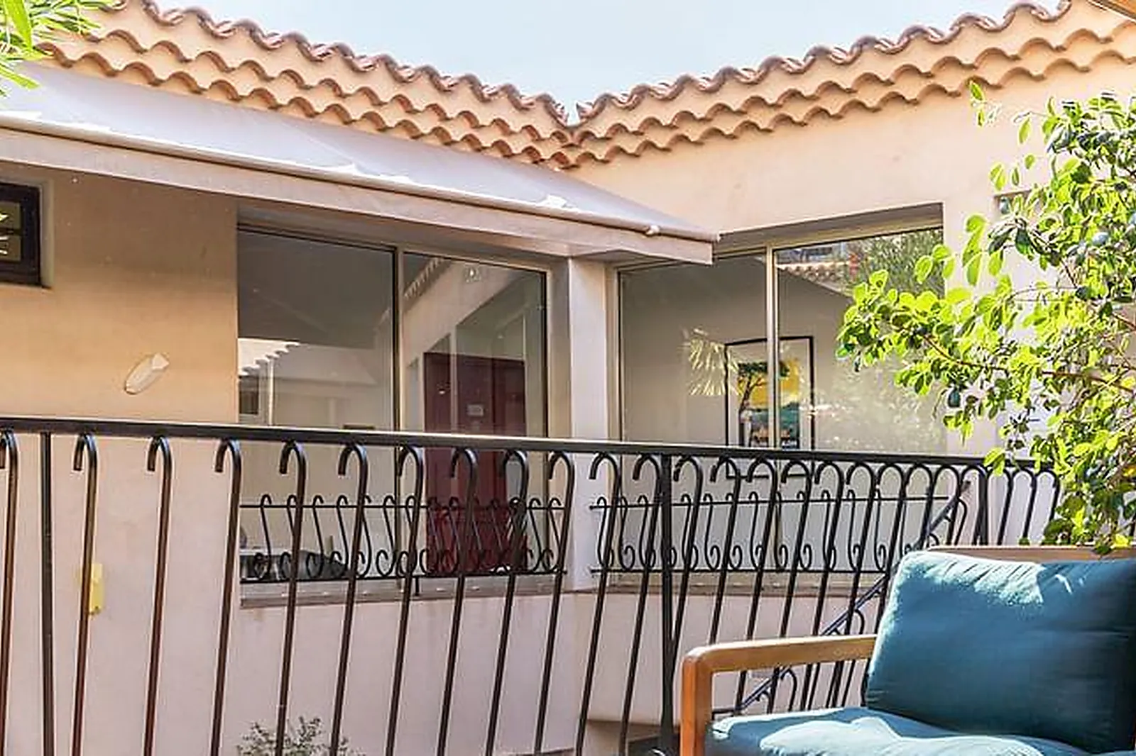 Lieux événementiels, CORLEONE PIZANÇON