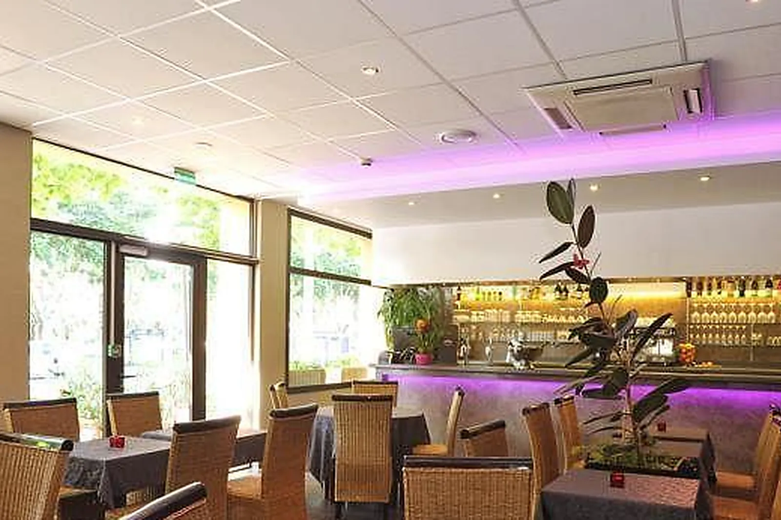 Lieux événementiels, ONE LOC