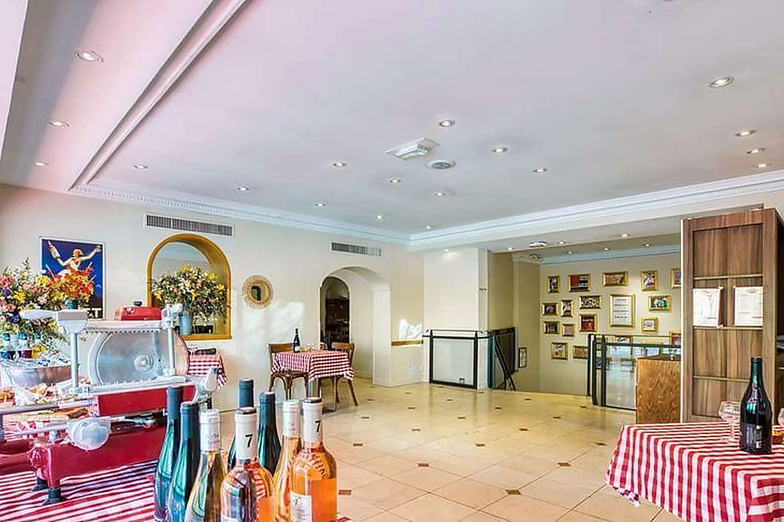 Lieux événementiels, BISTRO DES CHAMPS