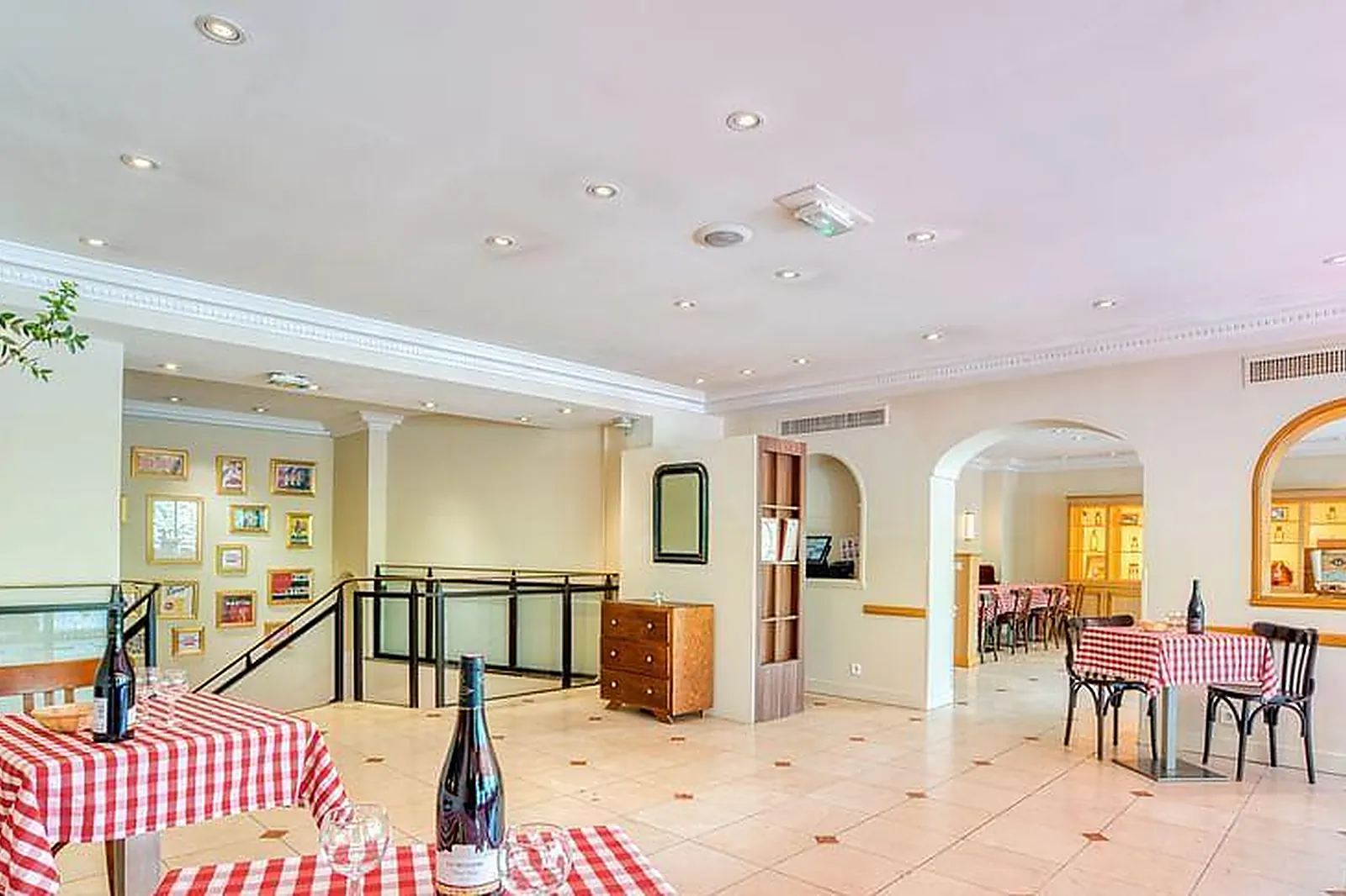 Lieux événementiels, BISTRO DES CHAMPS