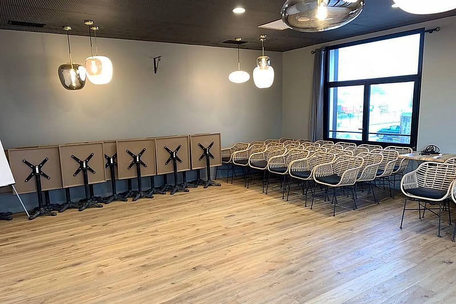 Lieux événementiels, BISTROT L'OLIVIER - SALLE DE RÉUNION