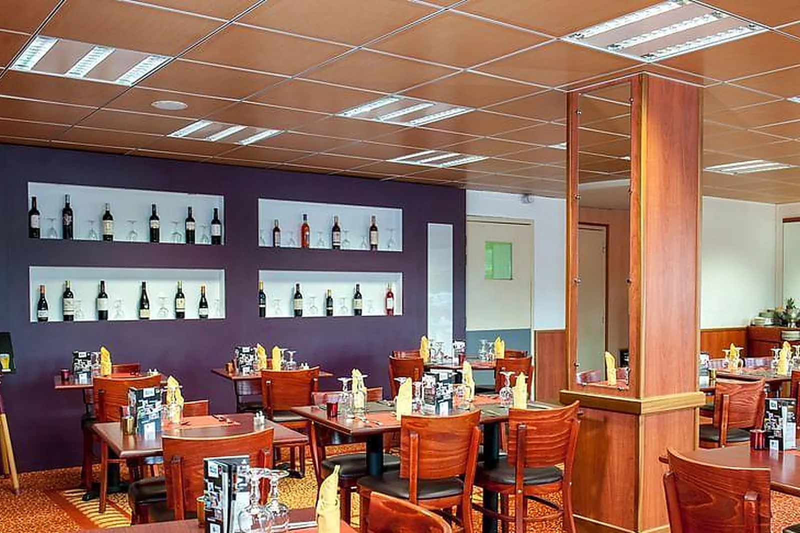 Lieux événementiels, BRIT HOTEL AGEN – L’AQUITAINE ***