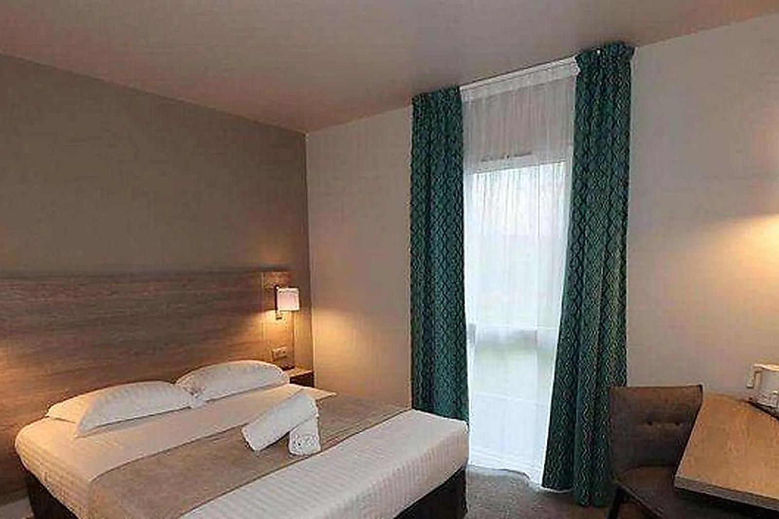 Lieux événementiels, BRIT HOTEL EDEN SPA***