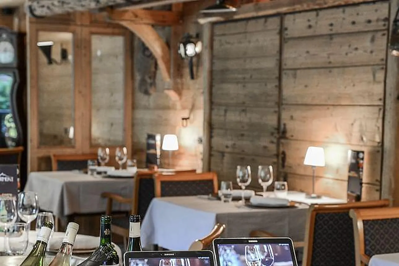 Lieux événementiels, LE VILLAGE AUTO