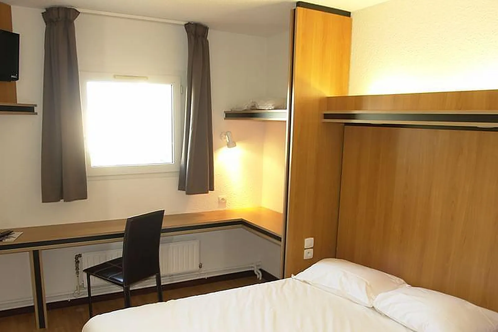 Lieux événementiels, BRIT HOTEL LA BONNE ETAPE ** - EVREUX