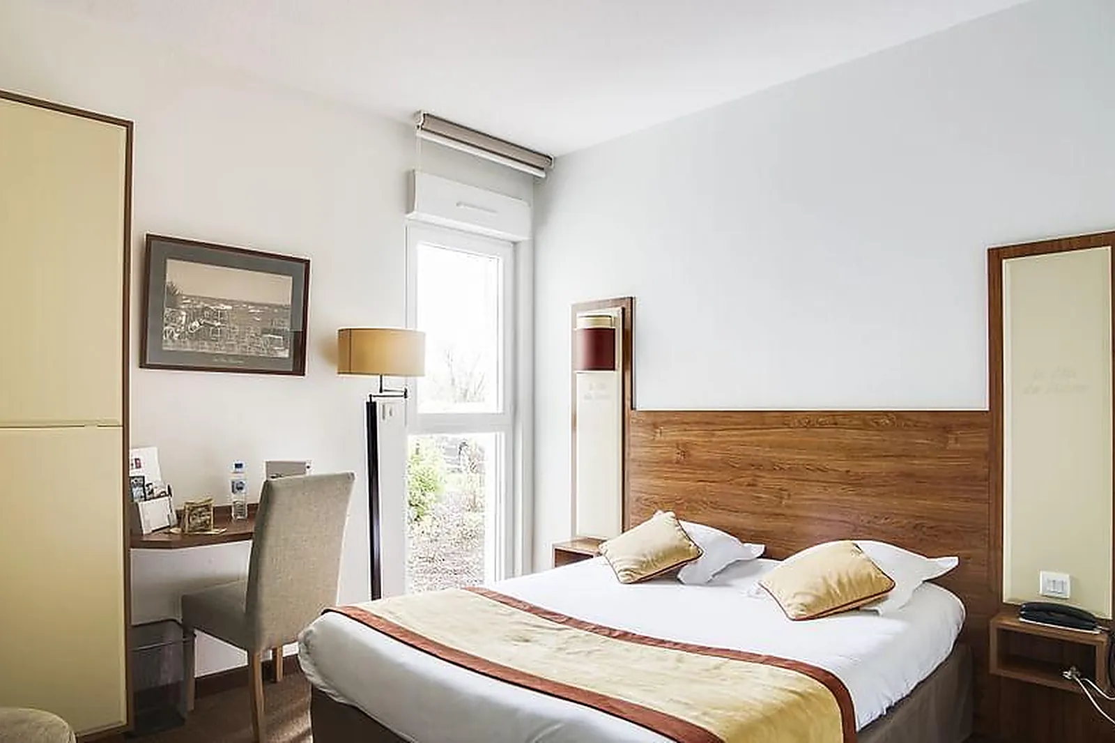 Lieux événementiels, BRIT HOTEL LESSAY - LA CÔTE DES HAVRES***