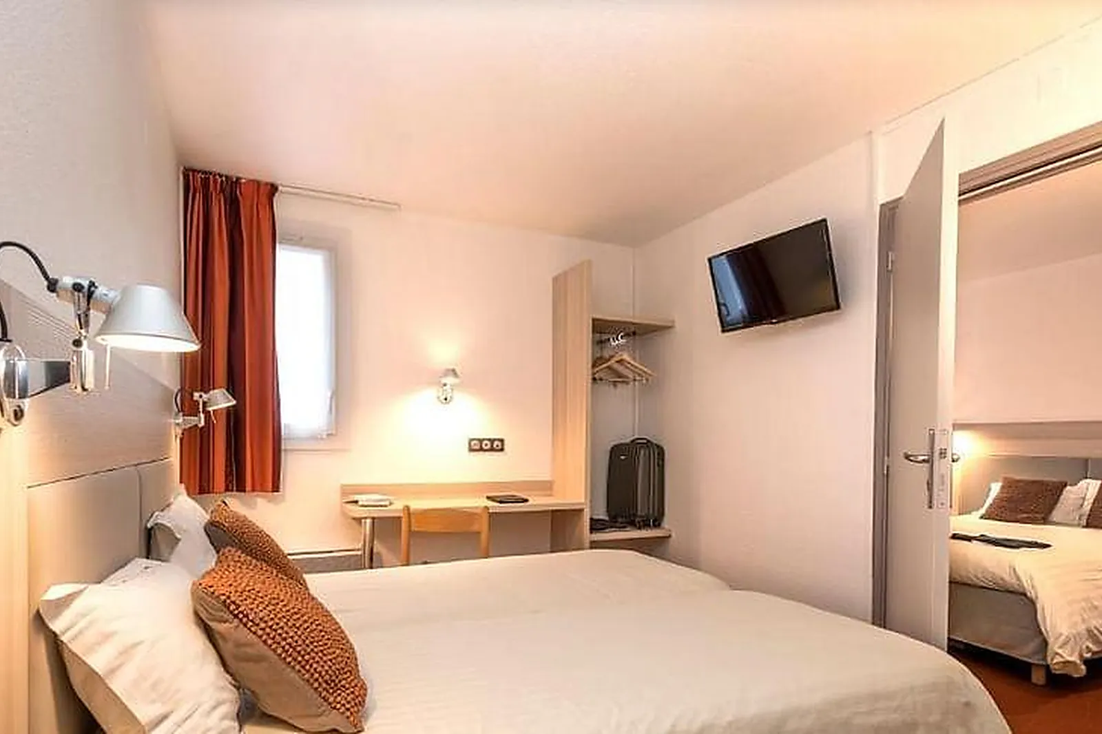 Lieux événementiels, BRIT HOTEL MENDE CONFORT***