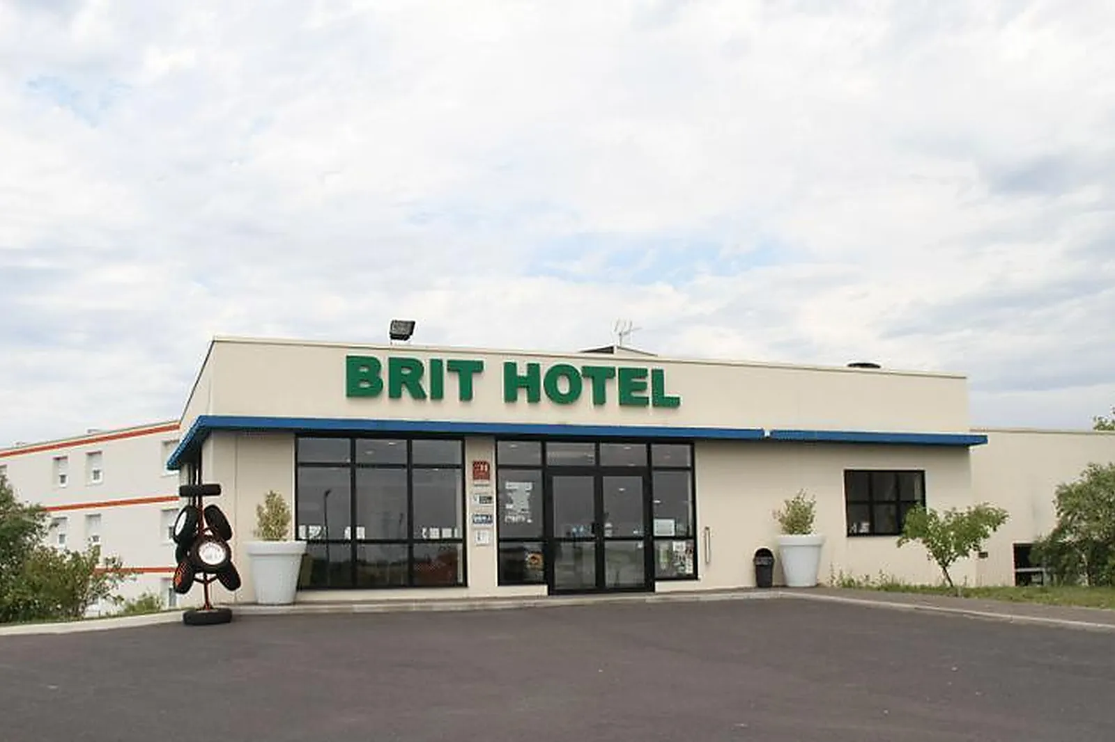 Lieux événementiels, BRIT HOTEL MONTARGIS***