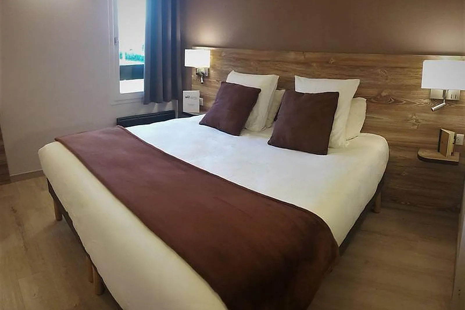 Lieux événementiels, COWORKING EN FACE DE LA PISCINE